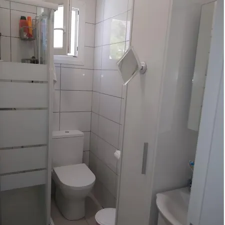 בית נופש Liopetri Holiday Home